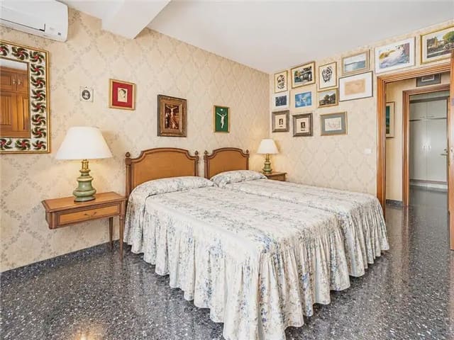 5 soveværelse Lejlighed til salg i Plaça dels Patins, Palma de Mallorca - € 795.000 (Ref: 10073061)