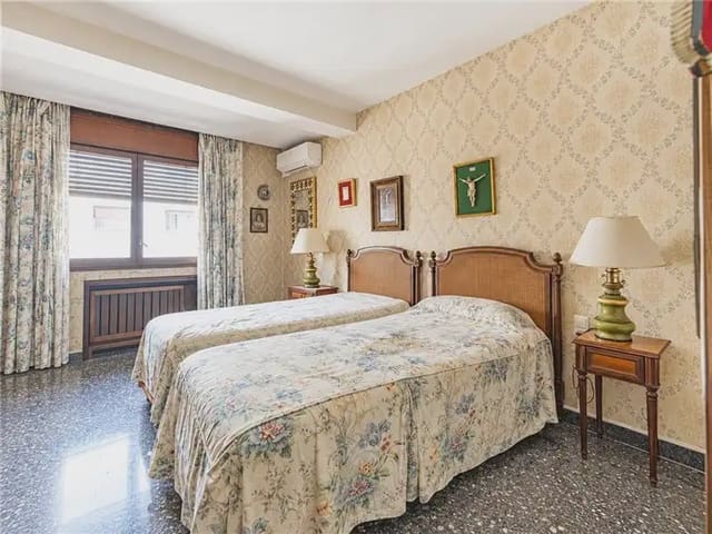 5 soveværelse Lejlighed til salg i Plaça dels Patins, Palma de Mallorca - € 795.000 (Ref: 10073061)