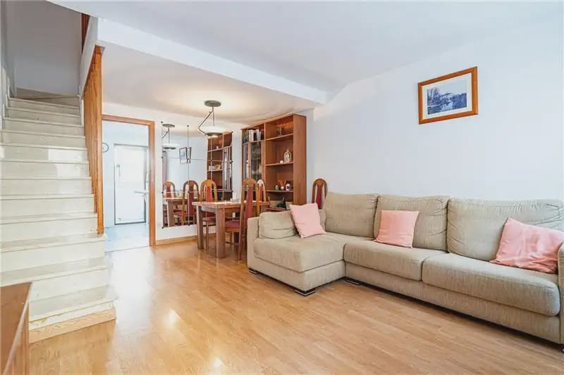 4 makuuhuone Rivitalo myytävänä paikassa Calvia mukana 
autotalli - 549 000 € (Ref: 10078796)
