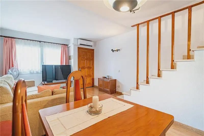 4 makuuhuone Rivitalo myytävänä paikassa Calvia mukana 
autotalli - 549 000 € (Ref: 10078796)