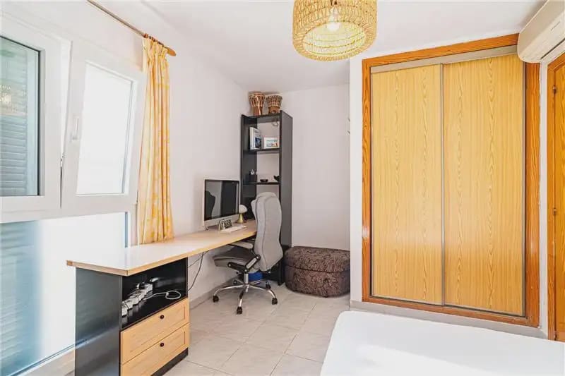 4 makuuhuone Rivitalo myytävänä paikassa Calvia mukana 
autotalli - 549 000 € (Ref: 10078796)
