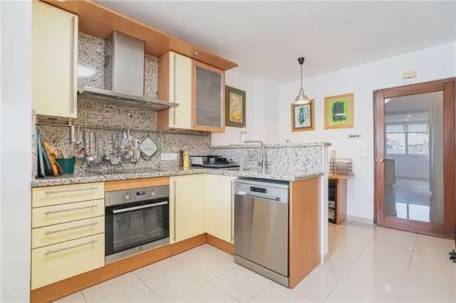 Appartement de 3 chambres à louer à Jaume III, Palma de Mallorca - 2 900 € (Ref: 10080210)