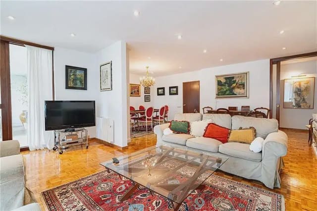 Appartement de 3 chambres à louer à Jaume III, Palma de Mallorca - 2 900 € (Ref: 10080210)