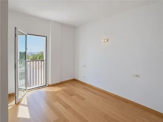 3 quarto Apartamento para arrendar em Los Almendros - Son Pacs, Palma de Mallorca com piscina garagem - 1 900 € (Ref: 10091514)