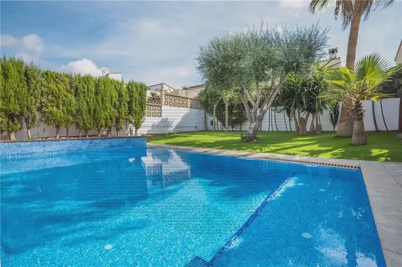 3 bedroom Villa for rent in Campos with pool garage - € 2,800 (Ref: 10104319)