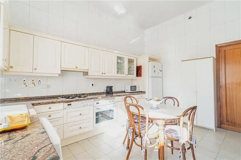 3 bedroom Flat for sale in Palma de Mallorca with garage - € 965,000 (Ref: 10113307)