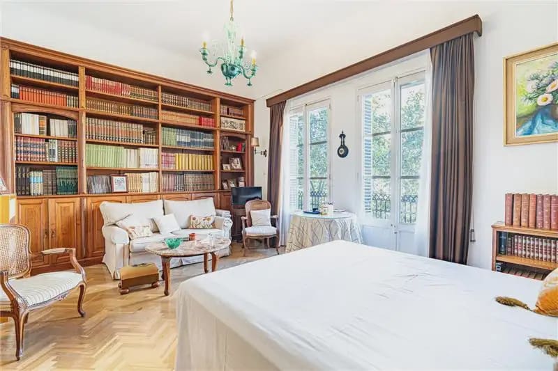 3 bedroom Flat for sale in Palma de Mallorca with garage - € 965,000 (Ref: 10113307)