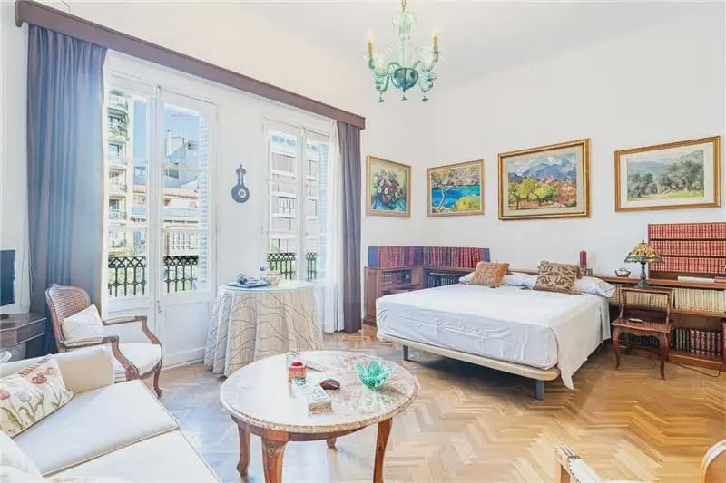 3 bedroom Flat for sale in Palma de Mallorca with garage - € 965,000 (Ref: 10113307)