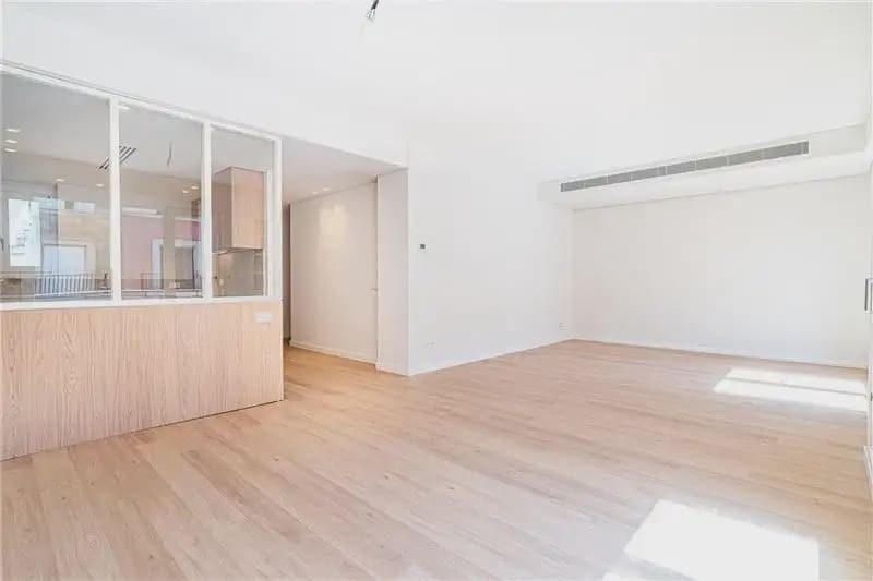 3 bedroom Flat for rent in Palma de Mallorca with garage - € 3,350 (Ref: 10117523)