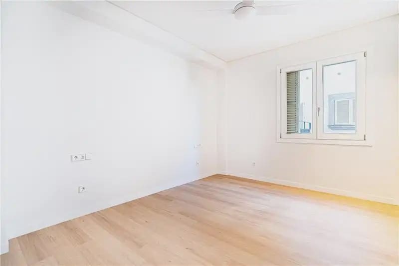 3 bedroom Flat for rent in Palma de Mallorca with garage - € 3,350 (Ref: 10117523)