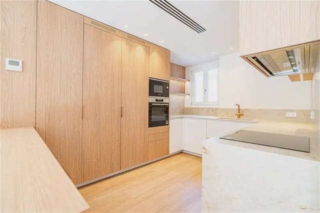 Appartement de 3 chambres à louer à Jaume III, Palma de Mallorca avec garage - 3 350 € (Ref: 10117523)