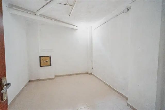 Comercial para arrendar em El Camp d'en Serralta, Palma de Mallorca - 1 500 € (Ref: 10120311)