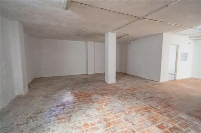 Comercial para arrendar em El Camp d'en Serralta, Palma de Mallorca - 1 500 € (Ref: 10120311)