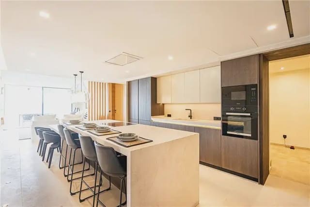 4 slaapkamer Penthouse te koop in Santa Ponsa, Calvià met zwembad garage - € 2.995.000 (Ref: 10130173)