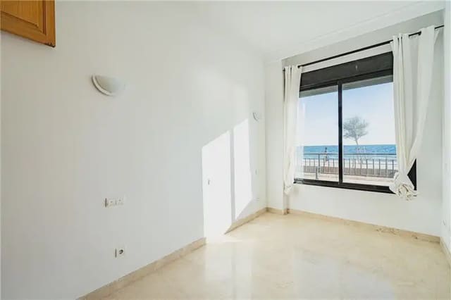 4 bedroom Beach Apartment for rent in Es Molinar / El Molinar, Palma de Mallorca with garage - € 4,000 (Ref: 10140370)