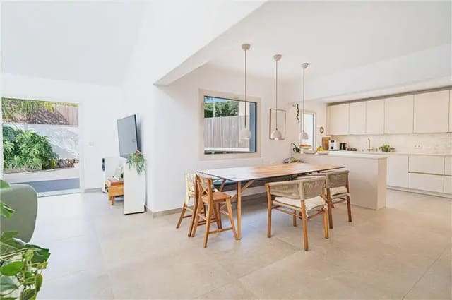 4 slaapkamer Villa te koop in Portals Nous, Calvià met zwembad garage - € 1.695.000 (Ref: 10170251)