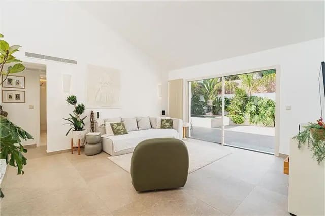 4 slaapkamer Villa te koop in Portals Nous, Calvià met zwembad garage - € 1.695.000 (Ref: 10170251)