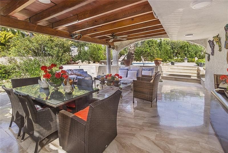 4 soveværelse Villa til salg i Llucmajor med swimmingpool - € 3.675.000 (Ref: 3579726)