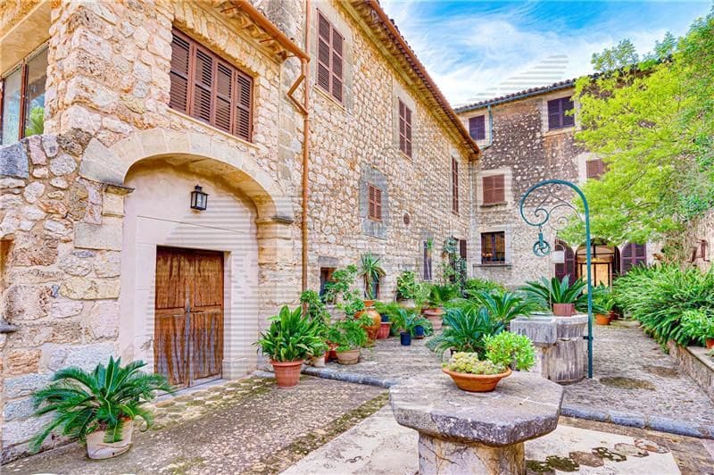 8 soveværelse Finca/Landehus til salg i Fornalutx - € 3.200.000 (Ref: 7272668)