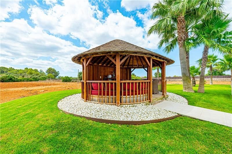 4 soveværelse Villa til leje i Santa Eugenia med swimmingpool - € 7.000 (Ref: 7721199)