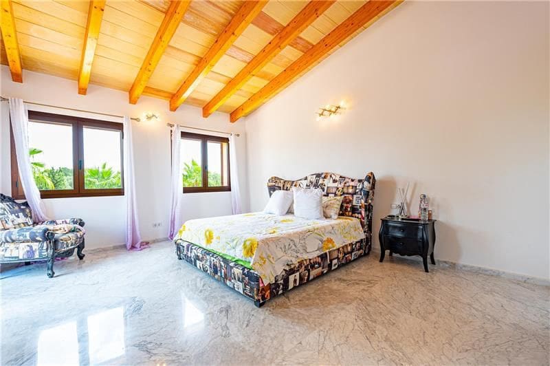 4 soveværelse Villa til leje i Santa Eugenia med swimmingpool - € 7.000 (Ref: 7721199)