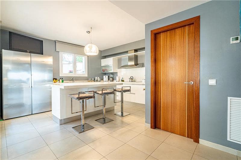 4 soveværelse Rækkehus til salg i Palma de Mallorca med swimmingpool garage - € 1.250.000 (Ref: 8124812)