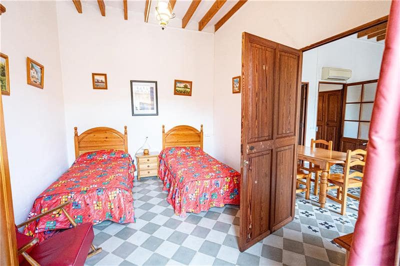 5 soveværelse Byhus til salg i Lloseta med swimmingpool garage - € 540.000 (Ref: 8248239)