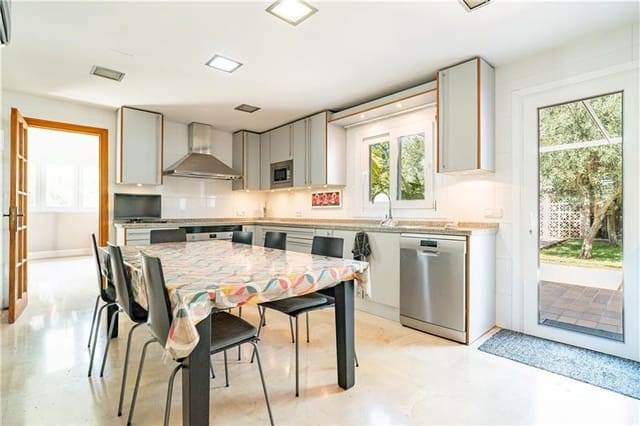 5 soverom Villa til salgs i Marratxí med svømmebasseng garasje - € 1 290 000 (Ref: 8458837)