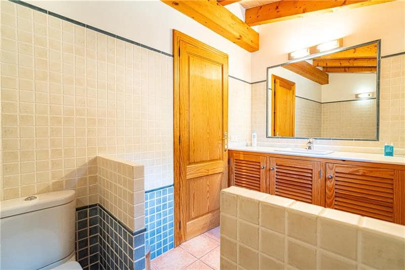 3 soveværelse Villa til salg i Alaro med swimmingpool garage - € 975.000 (Ref: 8465516)