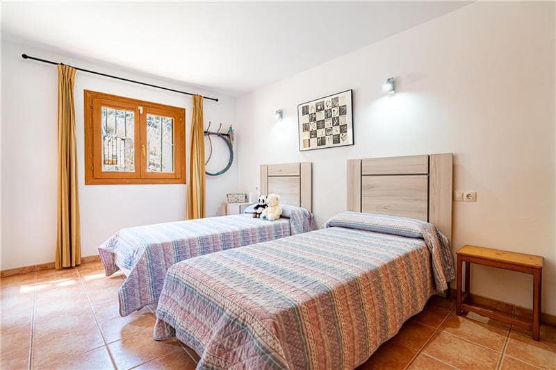 3 soveværelse Villa til salg i Alaro med swimmingpool garage - € 975.000 (Ref: 8465516)