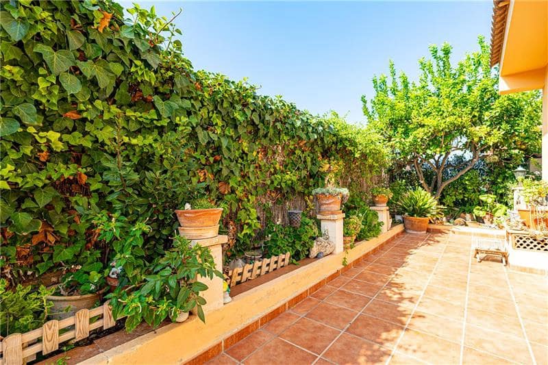 5 soveværelse Byhus til salg i Palma de Mallorca med swimmingpool garage - € 1.240.000 (Ref: 8515603)