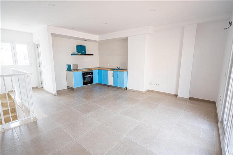 3 bedroom Apartment for sale in Palma de Mallorca - € 425,000 (Ref: 8573002)