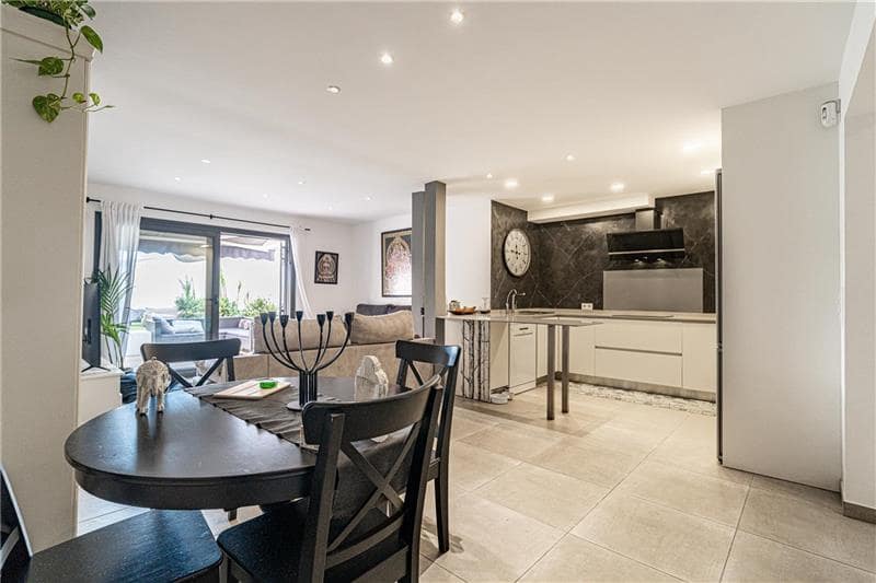 3 soveværelse Lejlighed til salg i Palma de Mallorca med swimmingpool - € 725.000 (Ref: 8614049)