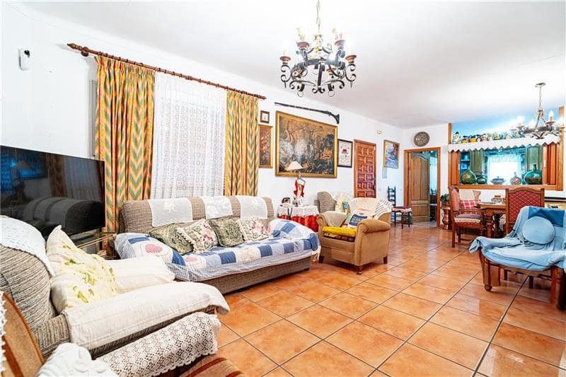 3 makuuhuone Maalaistalo myytävänä paikassa Algaida mukana 
autotalli - 450 000 € (Ref: 8635289)