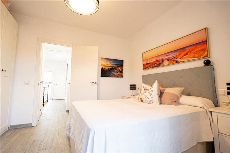 4 bedroom Townhouse for sale in Llucmajor with garage - € 420,000 (Ref: 8676522)