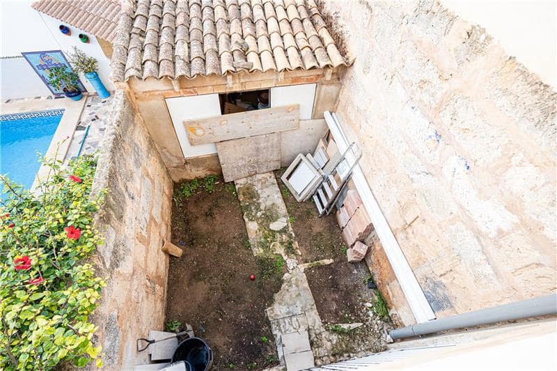 4 bedroom Townhouse for sale in Llucmajor with garage - € 420,000 (Ref: 8676522)