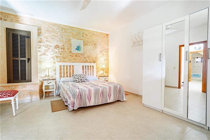 4 soveværelse Byhus til salg i Algaida med swimmingpool garage - € 1.950.000 (Ref: 8697018)