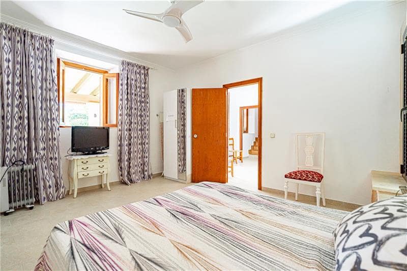 4 soveværelse Byhus til salg i Algaida med swimmingpool garage - € 1.950.000 (Ref: 8697018)