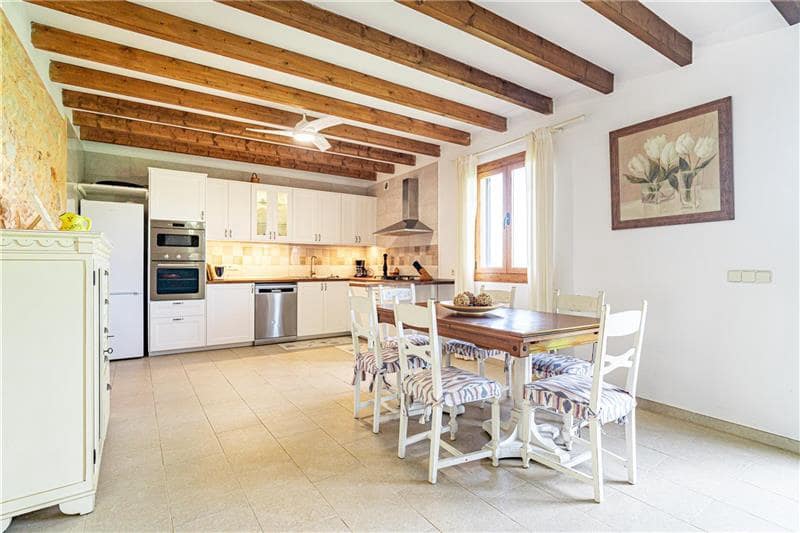 4 soveværelse Byhus til salg i Algaida med swimmingpool garage - € 1.950.000 (Ref: 8697018)