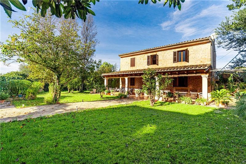 4 soveværelse Byhus til salg i Algaida med swimmingpool garage - € 1.950.000 (Ref: 8697018)