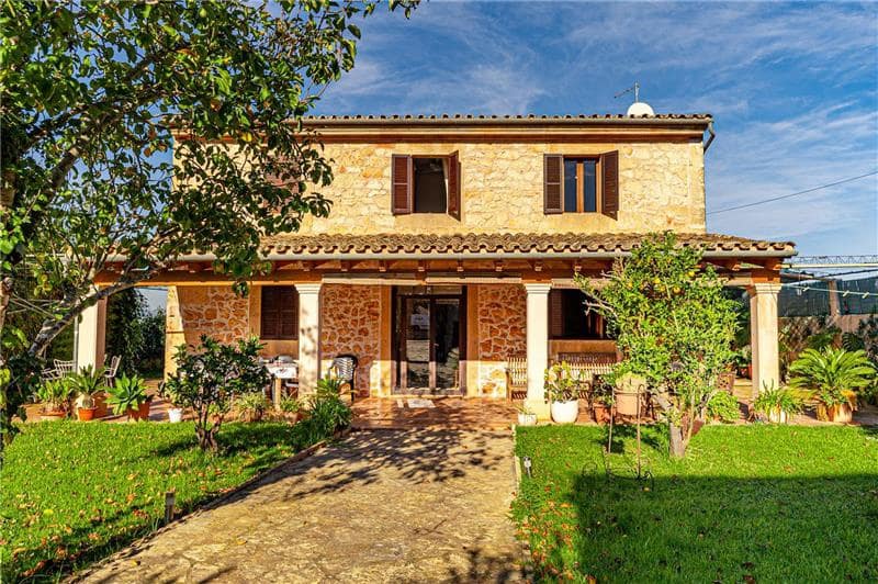 4 soveværelse Byhus til salg i Algaida med swimmingpool garage - € 1.950.000 (Ref: 8697018)