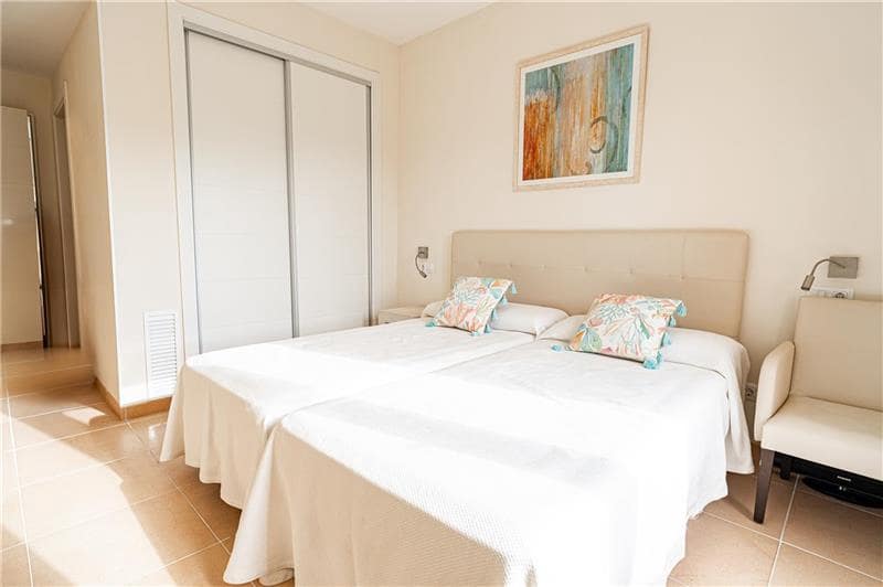 2 slaapkamer Strandappartement te koop in Sa Rapita / La Rapita met zwembad garage - € 590.000 (Ref: 8710625)