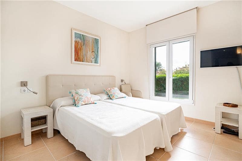 2 slaapkamer Strandappartement te koop in Sa Rapita / La Rapita met zwembad garage - € 590.000 (Ref: 8710625)