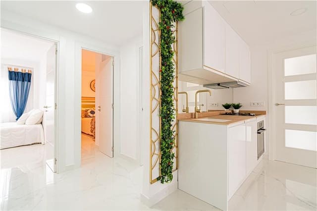 4 sypialnia Apartament przy plaży na sprzedaż w Llucmajor - 595 000 € (Ref: 8848057)