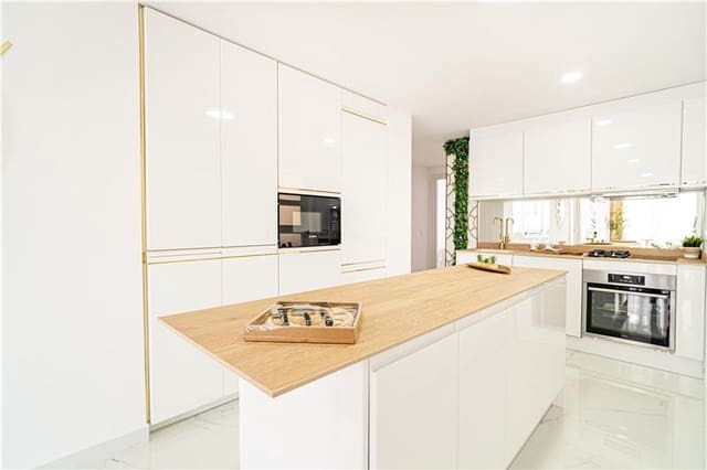 4 sypialnia Apartament przy plaży na sprzedaż w Llucmajor - 595 000 € (Ref: 8848057)