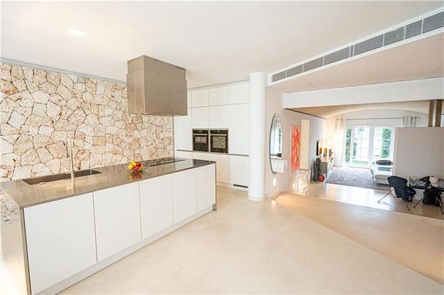 3 bedroom Beach Apartment for sale in Portocristo / Port de Manacor, Manacor with pool garage - € 799,000 (Ref: 8863098)