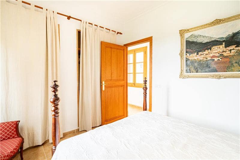 4 soveværelse Finca/Landehus til salg i Selva med garage - € 1.800.000 (Ref: 8924840)