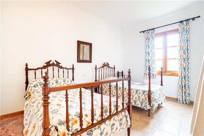 4 soveværelse Finca/Landehus til salg i Selva med garage - € 1.800.000 (Ref: 8924840)