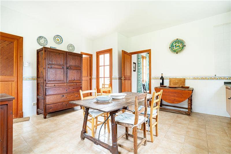 4 soveværelse Finca/Landehus til salg i Selva med garage - € 1.800.000 (Ref: 8924840)