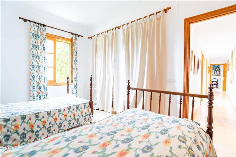 4 soveværelse Finca/Landehus til salg i Selva med garage - € 1.800.000 (Ref: 8924840)